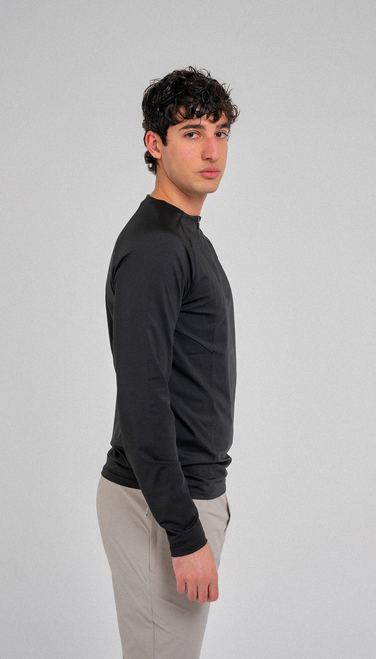 STAPLE ZIP - BLACK