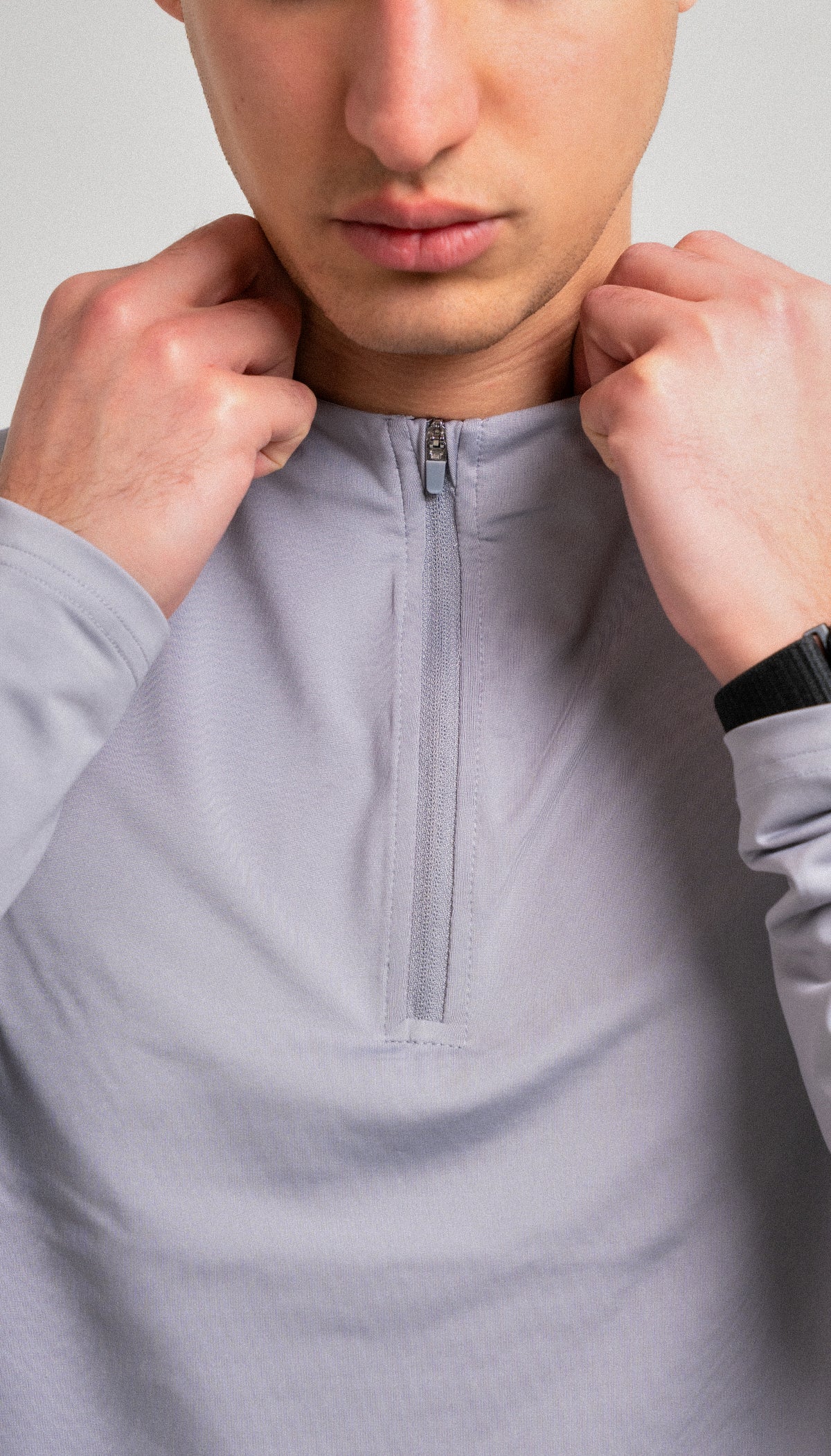 STAPLE ZIP - LIGHT GREY