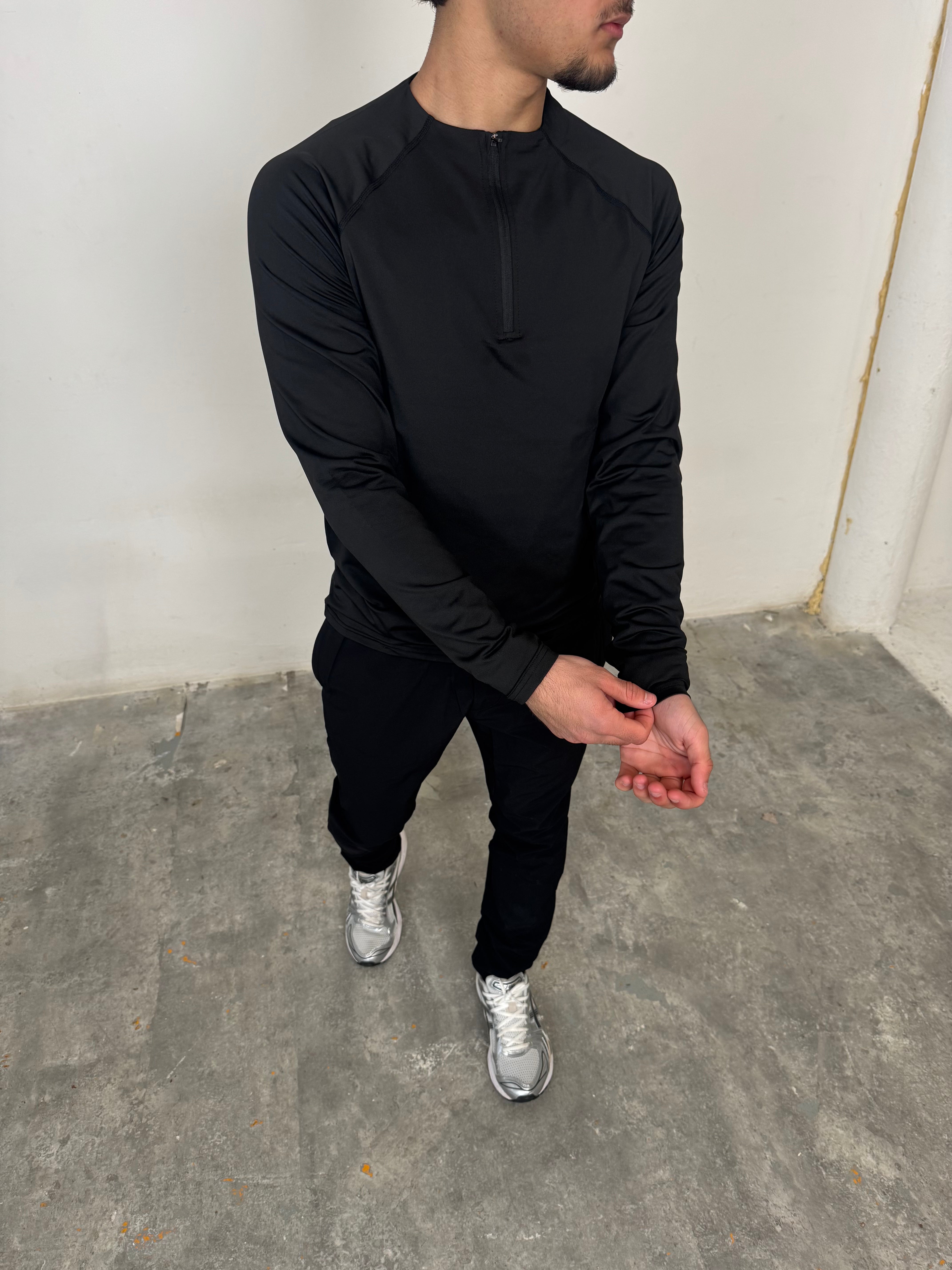 STAPLE ZIP - LIGHT GREY