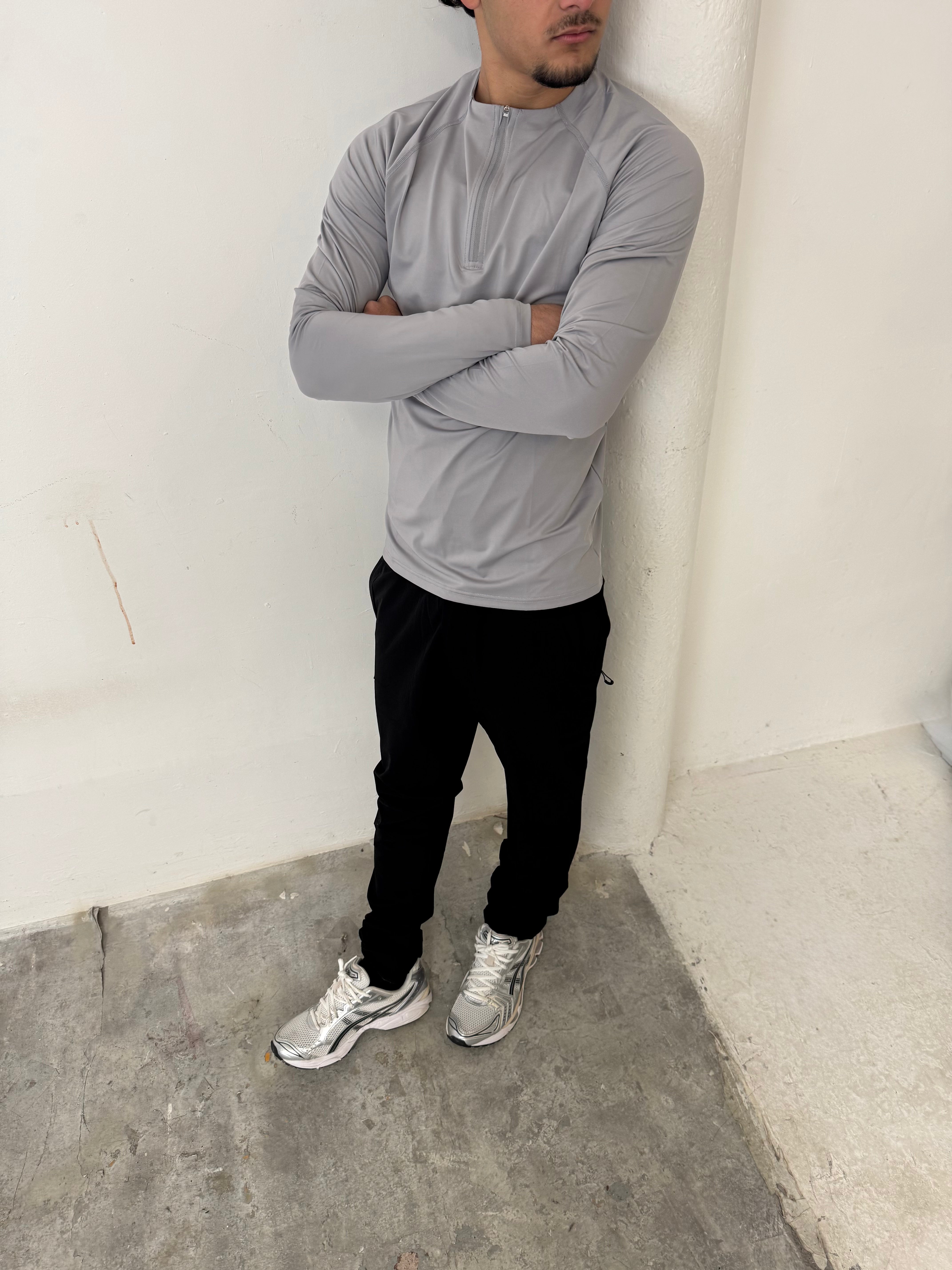 STAPLE ZIP - LIGHT GREY